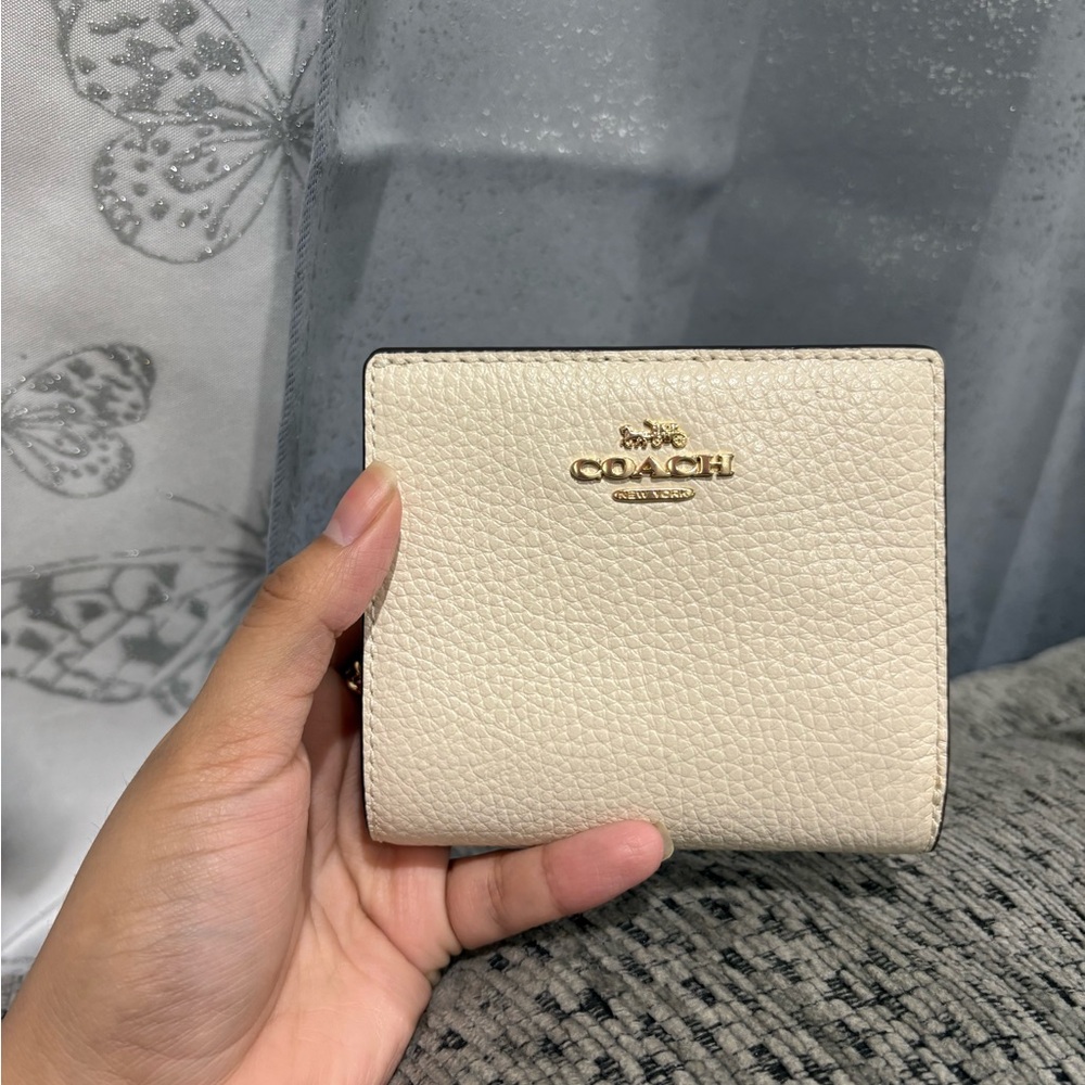 Coach Cream Pebbled Leather Wallet Bifold Design